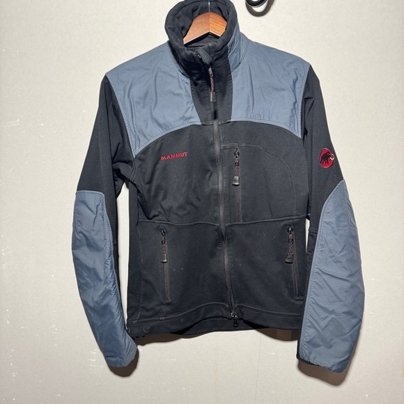 Mammut Black and Gray Performance Jacket with‎ High Collar - Picture 1 of 10